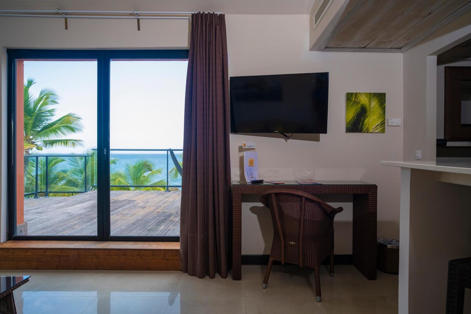 Hotel Fleur D'Epee Ле-Гозье Экстерьер фото